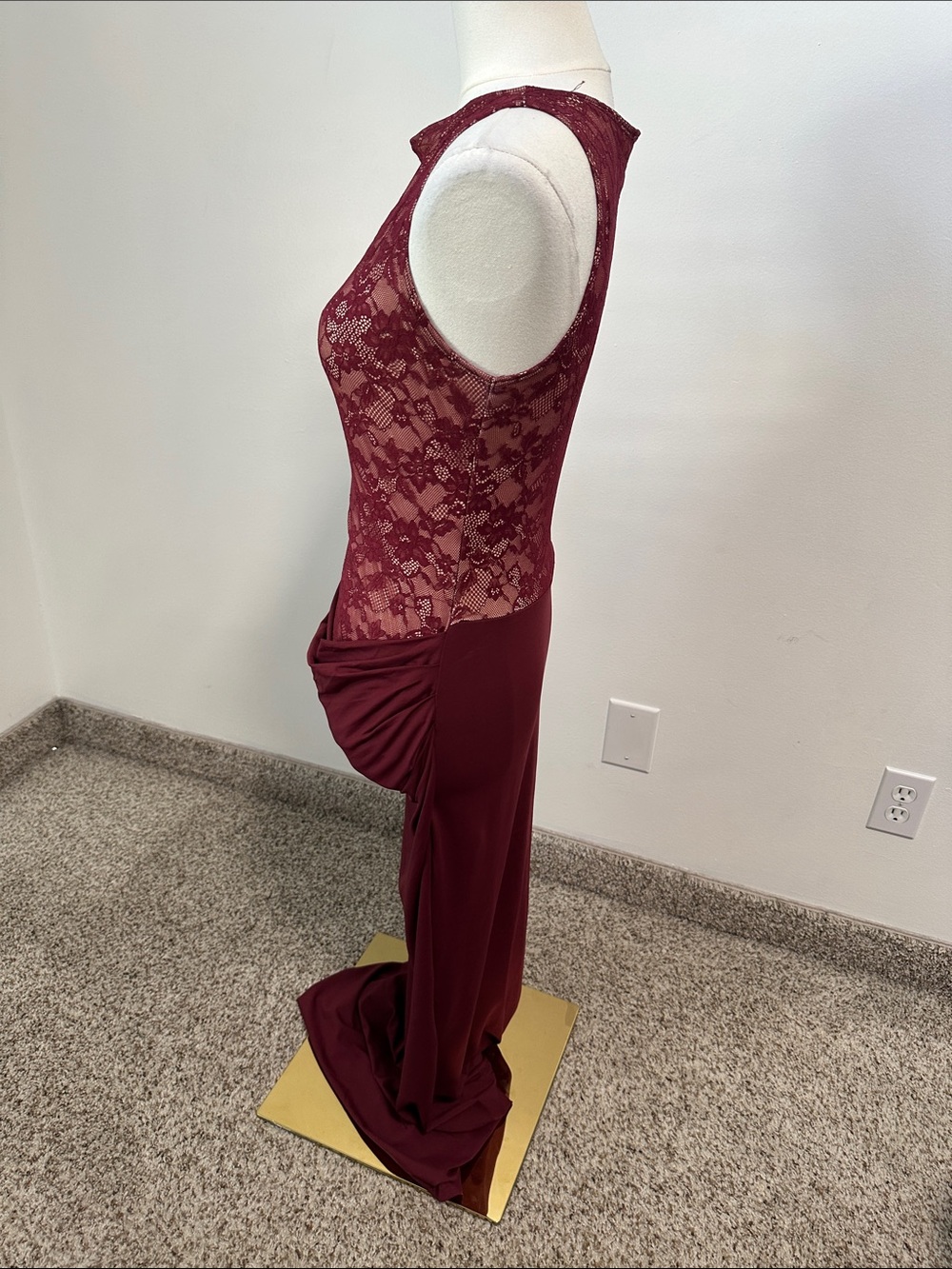 🧁 SHEIN Lace Gown - Picture 2 of 5